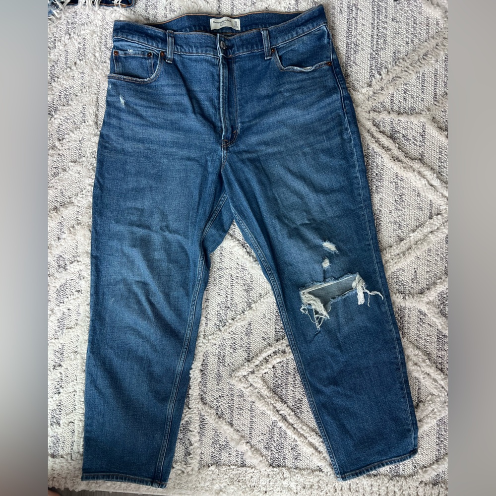 Abercrombie & Fitch The Mom High Rise